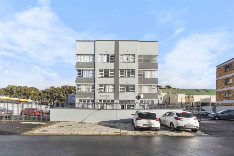 1 Bedroom Property for Sale in Heathfield Western Cape